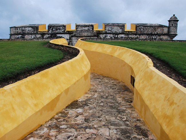 Camino de la fortaleza de San José el Alto en Campeche