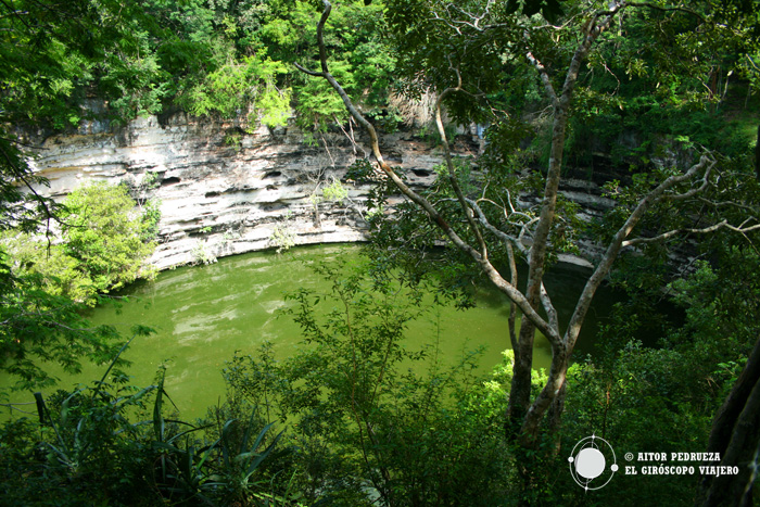 El inmenso cenote maya de Chichén Itzá