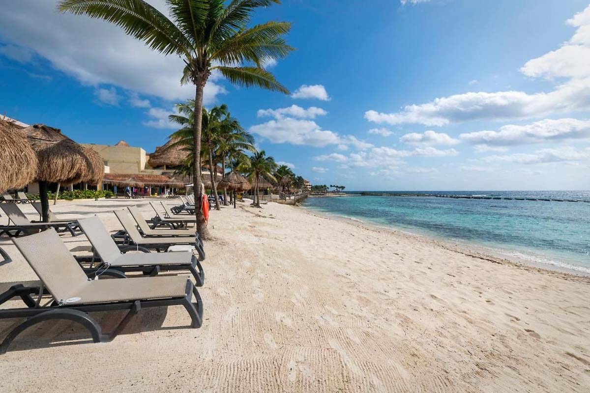 Playa de uno de los hoteles de Puerto Aventuras